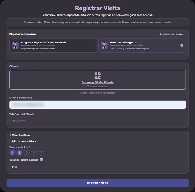 Pantalla del panel de FidelyT para registrar una visita escaneando el QR del cliente